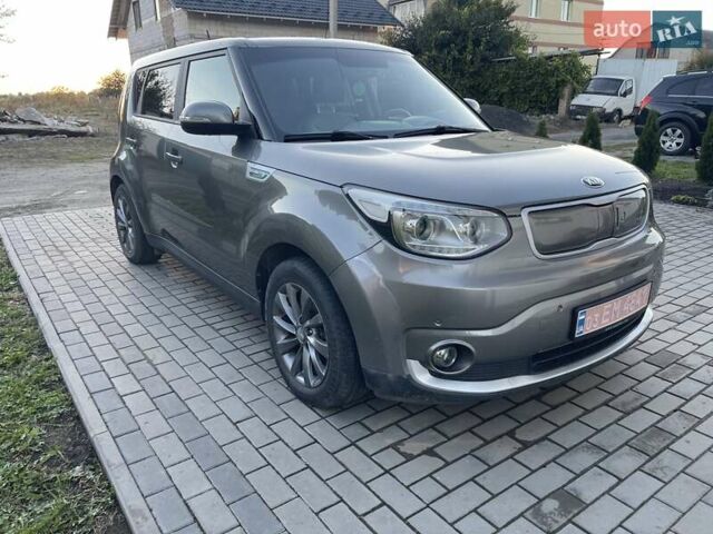 Сірий Кіа Soul, об'ємом двигуна 0 л та пробігом 100 тис. км за 6200 $, фото 2 на Automoto.ua