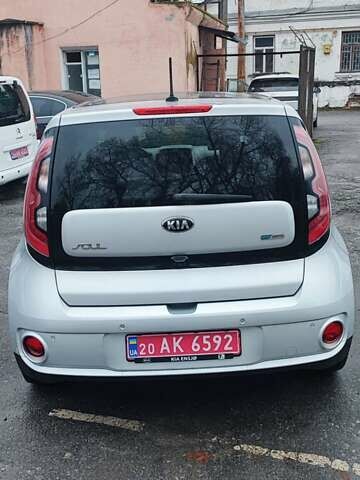 Серый Киа Soul, объемом двигателя 0 л и пробегом 84 тыс. км за 7500 $, фото 5 на Automoto.ua