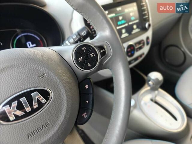 Серый Киа Soul, объемом двигателя 0 л и пробегом 115 тыс. км за 6999 $, фото 20 на Automoto.ua