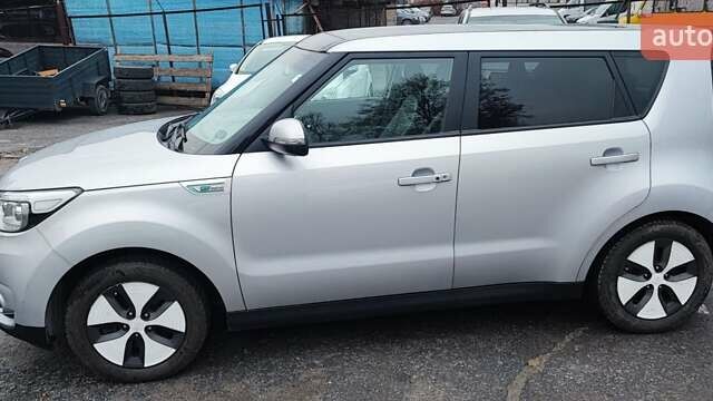 Серый Киа Soul, объемом двигателя 0 л и пробегом 84 тыс. км за 7500 $, фото 6 на Automoto.ua