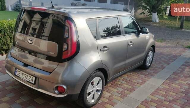 Серый Киа Soul, объемом двигателя 0 л и пробегом 92 тыс. км за 8000 $, фото 4 на Automoto.ua