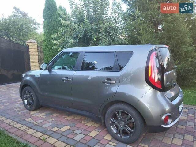 Сірий Кіа Soul, об'ємом двигуна 0 л та пробігом 124 тис. км за 6300 $, фото 6 на Automoto.ua