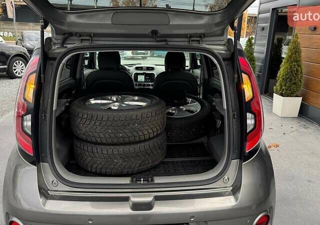 Серый Киа Soul, объемом двигателя 0 л и пробегом 123 тыс. км за 6950 $, фото 21 на Automoto.ua