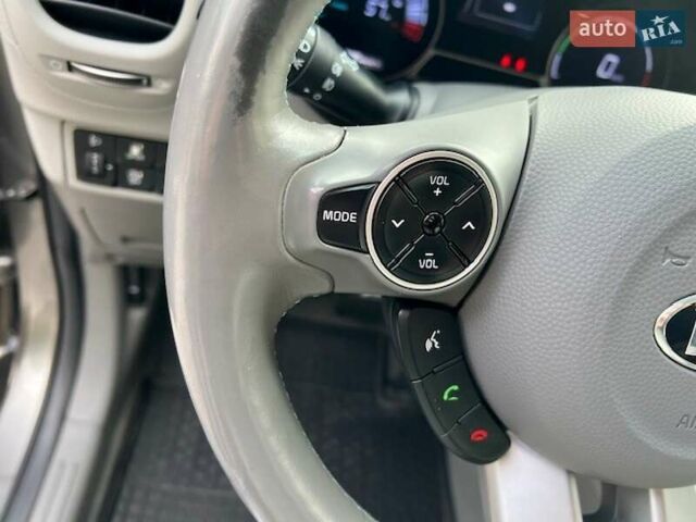 Киа Soul 2015 в Хмельницком на Automoto.ua Серый Киа Soul, объемом двигателя 0 л и пробегом 95 тыс. км за 6500 $, фото 30 на Automoto.ua