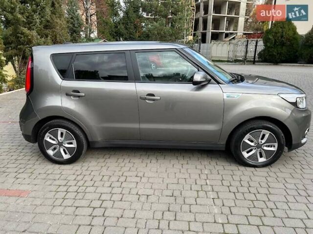 Киа Soul 2015 в Хмельницком на Automoto.ua Серый Киа Soul, объемом двигателя 0 л и пробегом 95 тыс. км за 6500 $, фото 6 на Automoto.ua