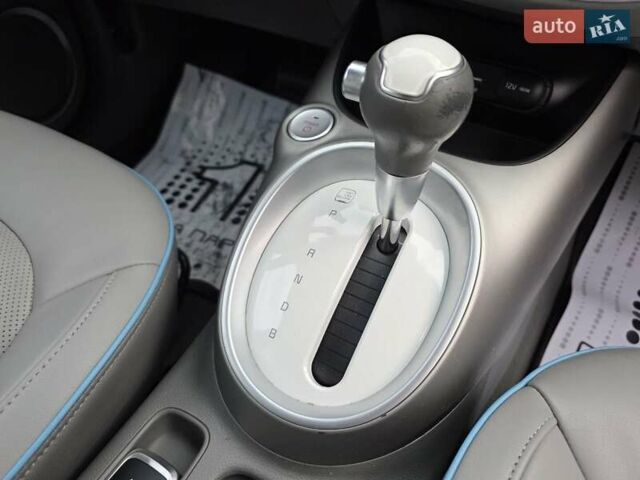 Сірий Кіа Soul, об'ємом двигуна 0 л та пробігом 114 тис. км за 6500 $, фото 26 на Automoto.ua