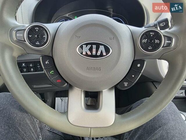 Серый Киа Soul, объемом двигателя 0 л и пробегом 114 тыс. км за 5599 $, фото 28 на Automoto.ua