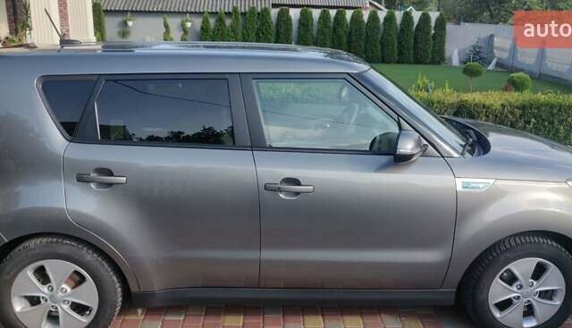 Серый Киа Soul, объемом двигателя 0 л и пробегом 92 тыс. км за 8000 $, фото 5 на Automoto.ua