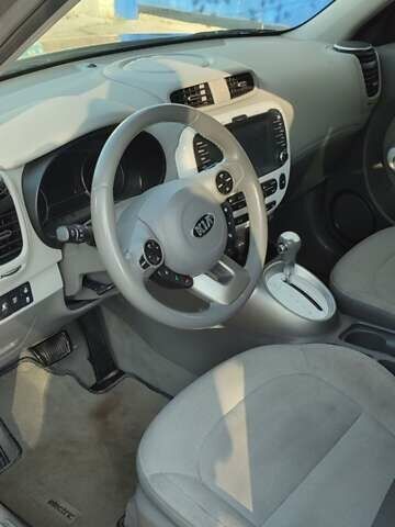 Серый Киа Soul, объемом двигателя 0 л и пробегом 78 тыс. км за 7100 $, фото 13 на Automoto.ua