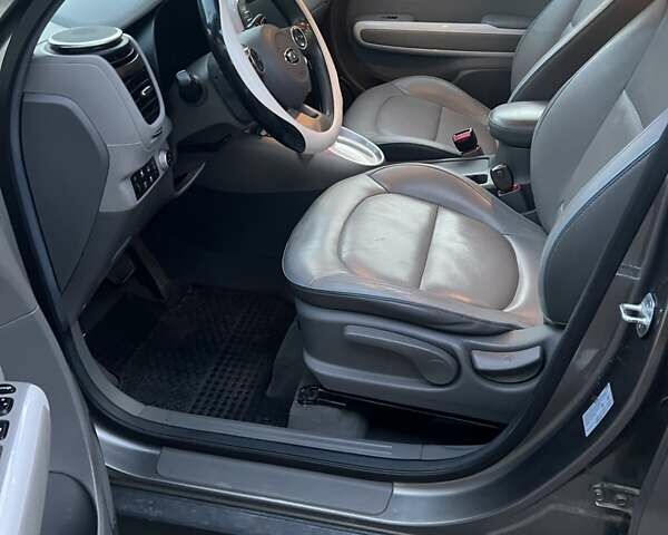 Серый Киа Soul, объемом двигателя 0 л и пробегом 111 тыс. км за 6700 $, фото 5 на Automoto.ua