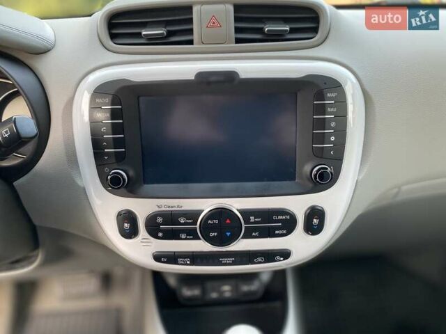 Серый Киа Soul, объемом двигателя 0 л и пробегом 135 тыс. км за 7299 $, фото 11 на Automoto.ua