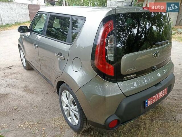 Серый Киа Soul, объемом двигателя 2 л и пробегом 180 тыс. км за 7950 $, фото 5 на Automoto.ua
