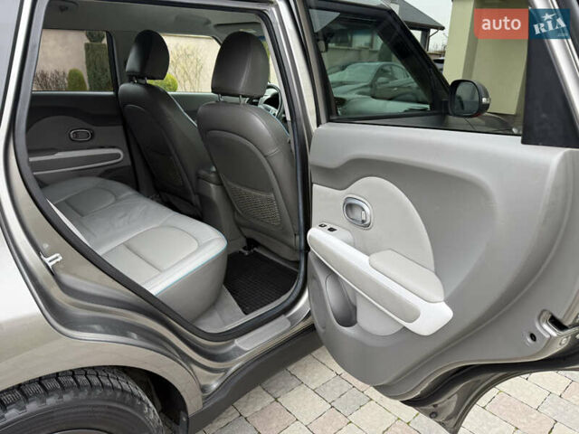 Серый Киа Soul, объемом двигателя 0 л и пробегом 111 тыс. км за 7100 $, фото 21 на Automoto.ua