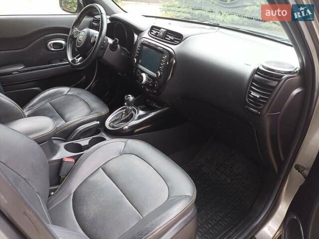 Серый Киа Soul, объемом двигателя 2 л и пробегом 180 тыс. км за 7950 $, фото 12 на Automoto.ua