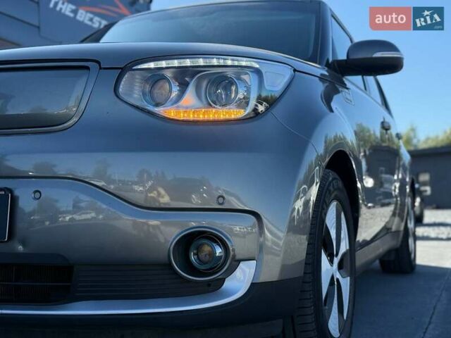 Серый Киа Soul, объемом двигателя 0 л и пробегом 145 тыс. км за 6000 $, фото 13 на Automoto.ua