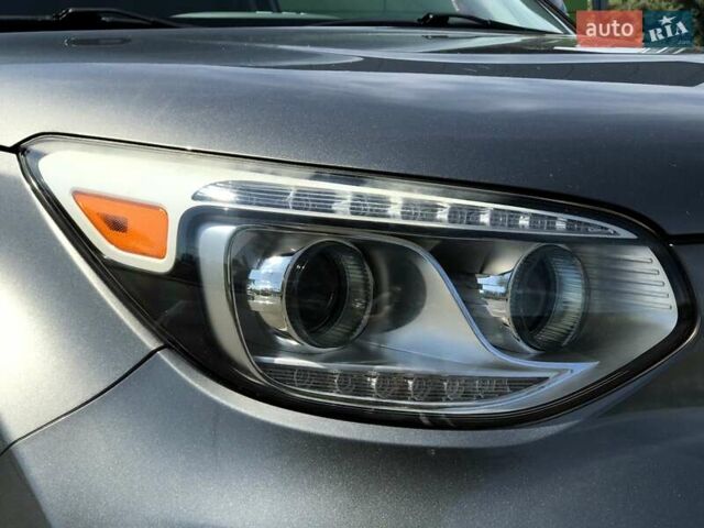 Сірий Кіа Soul, об'ємом двигуна 0 л та пробігом 100 тис. км за 7900 $, фото 3 на Automoto.ua