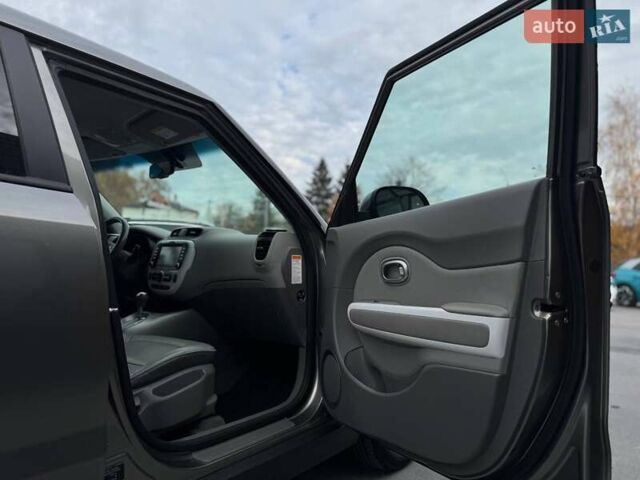 Серый Киа Soul, объемом двигателя 0 л и пробегом 123 тыс. км за 6950 $, фото 54 на Automoto.ua