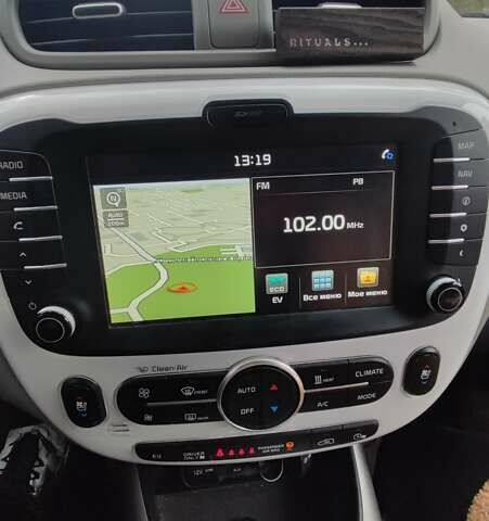 Серый Киа Soul, объемом двигателя 0 л и пробегом 150 тыс. км за 6200 $, фото 8 на Automoto.ua