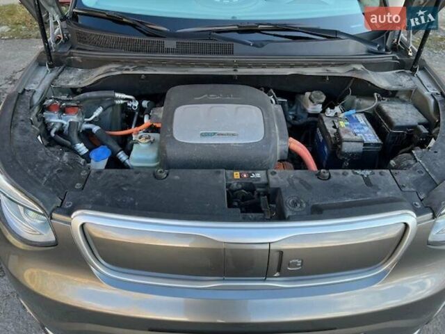 Киа Soul 2015 в Хмельницком на Automoto.ua Серый Киа Soul, объемом двигателя 0 л и пробегом 95 тыс. км за 6500 $, фото 67 на Automoto.ua