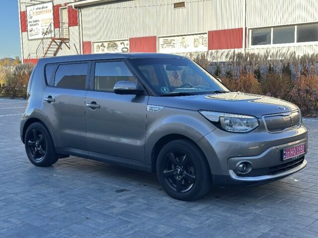 Сірий Кіа Soul, об'ємом двигуна 0 л та пробігом 160 тис. км за 9700 $, фото 3 на Automoto.ua