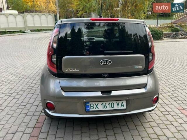 Киа Soul 2015 в Хмельницком на Automoto.ua Серый Киа Soul, объемом двигателя 0 л и пробегом 95 тыс. км за 6500 $, фото 12 на Automoto.ua