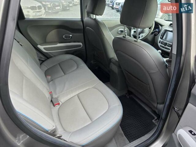 Серый Киа Soul, объемом двигателя 0 л и пробегом 114 тыс. км за 5599 $, фото 14 на Automoto.ua