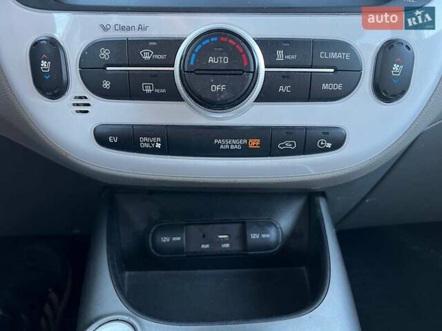 Серый Киа Soul, объемом двигателя 0 л и пробегом 150 тыс. км за 6990 $, фото 18 на Automoto.ua