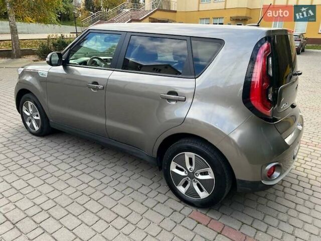 Киа Soul 2015 в Хмельницком на Automoto.ua Серый Киа Soul, объемом двигателя 0 л и пробегом 95 тыс. км за 6500 $, фото 15 на Automoto.ua