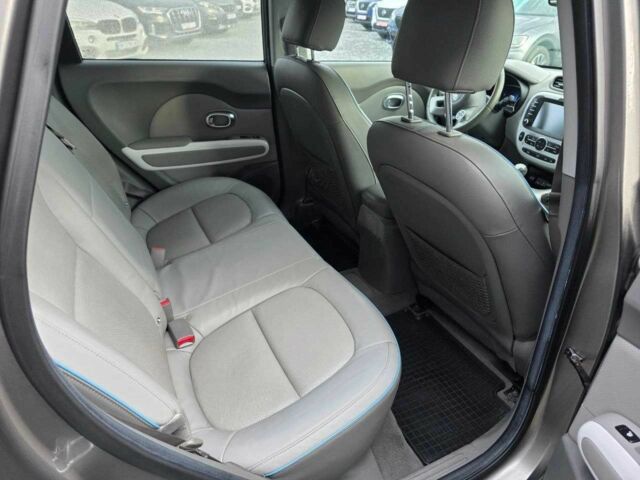 Серый Киа Soul, объемом двигателя 0 л и пробегом 114 тыс. км за 5900 $, фото 16 на Automoto.ua