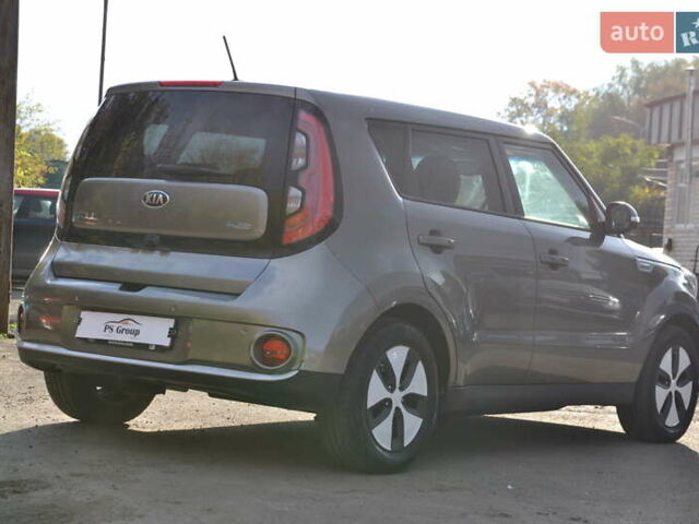 Сірий Кіа Soul, об'ємом двигуна 0 л та пробігом 148 тис. км за 5800 $, фото 7 на Automoto.ua