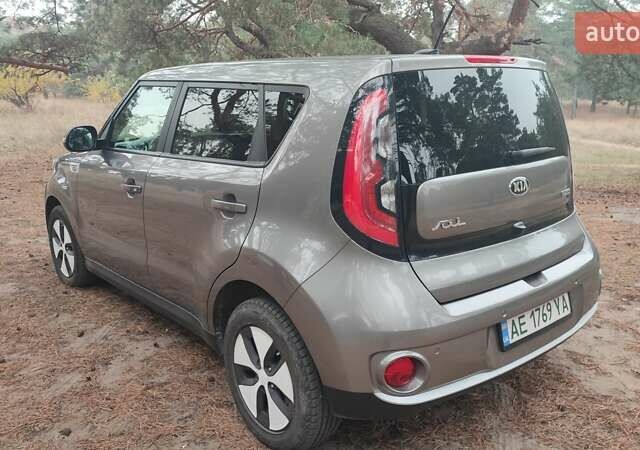 Серый Киа Soul, объемом двигателя 0 л и пробегом 150 тыс. км за 6200 $, фото 2 на Automoto.ua