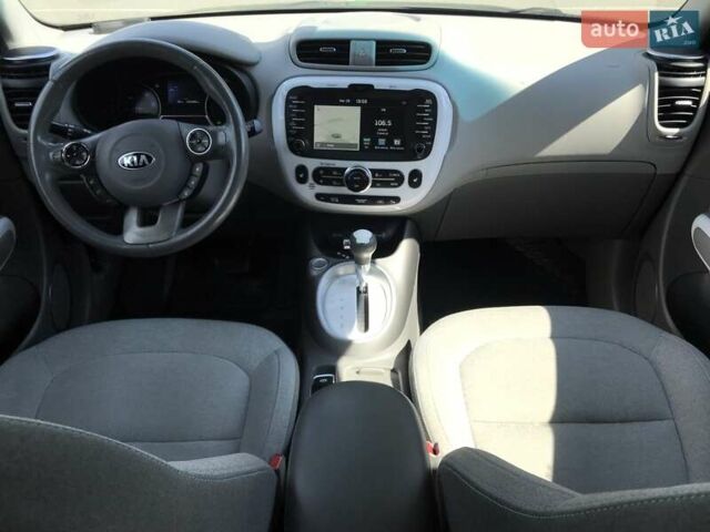 Серый Киа Soul, объемом двигателя 0 л и пробегом 100 тыс. км за 6400 $, фото 36 на Automoto.ua