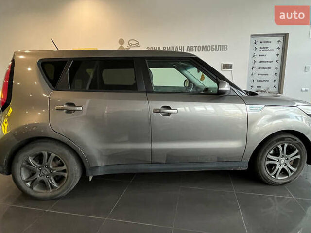 Серый Киа Soul, объемом двигателя 0 л и пробегом 149 тыс. км за 6700 $, фото 3 на Automoto.ua