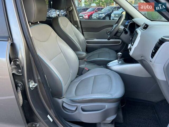 Серый Киа Soul, объемом двигателя 0 л и пробегом 150 тыс. км за 6990 $, фото 9 на Automoto.ua