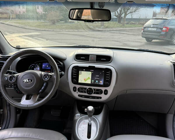 Серый Киа Soul, объемом двигателя 0 л и пробегом 119 тыс. км за 5750 $, фото 57 на Automoto.ua
