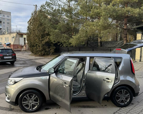 Серый Киа Soul, объемом двигателя 0 л и пробегом 119 тыс. км за 5750 $, фото 46 на Automoto.ua