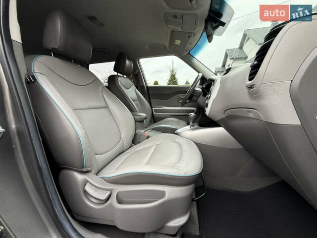 Серый Киа Soul, объемом двигателя 0 л и пробегом 111 тыс. км за 7100 $, фото 24 на Automoto.ua