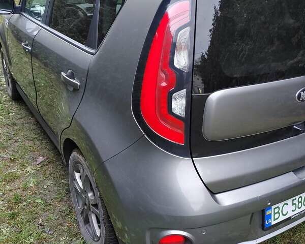 Серый Киа Soul, объемом двигателя 0 л и пробегом 130 тыс. км за 5500 $, фото 3 на Automoto.ua