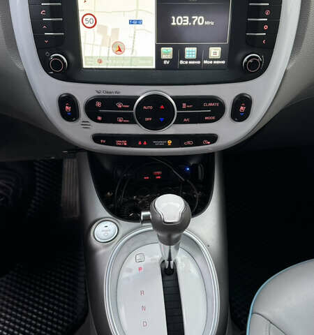 Серый Киа Soul, объемом двигателя 0 л и пробегом 185 тыс. км за 9700 $, фото 28 на Automoto.ua