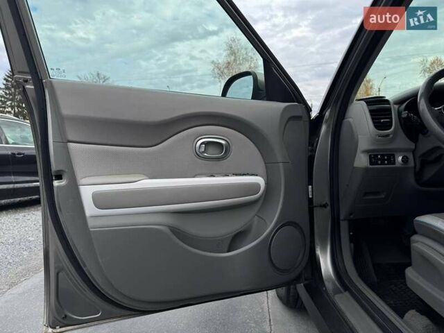 Серый Киа Soul, объемом двигателя 0 л и пробегом 123 тыс. км за 6947 $, фото 24 на Automoto.ua