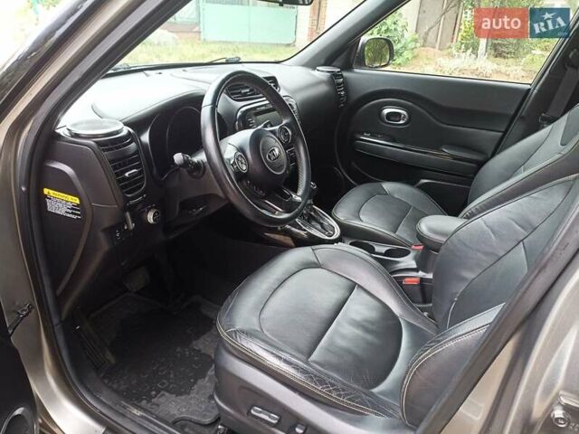 Серый Киа Soul, объемом двигателя 2 л и пробегом 180 тыс. км за 7950 $, фото 6 на Automoto.ua
