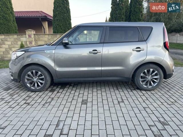 Сірий Кіа Soul, об'ємом двигуна 0 л та пробігом 100 тис. км за 6200 $, фото 9 на Automoto.ua