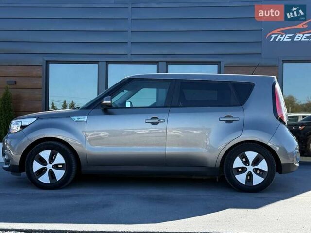 Серый Киа Soul, объемом двигателя 0 л и пробегом 145 тыс. км за 6000 $, фото 7 на Automoto.ua
