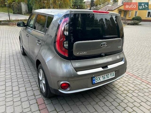 Киа Soul 2015 в Хмельницком на Automoto.ua Серый Киа Soul, объемом двигателя 0 л и пробегом 95 тыс. км за 6500 $, фото 13 на Automoto.ua