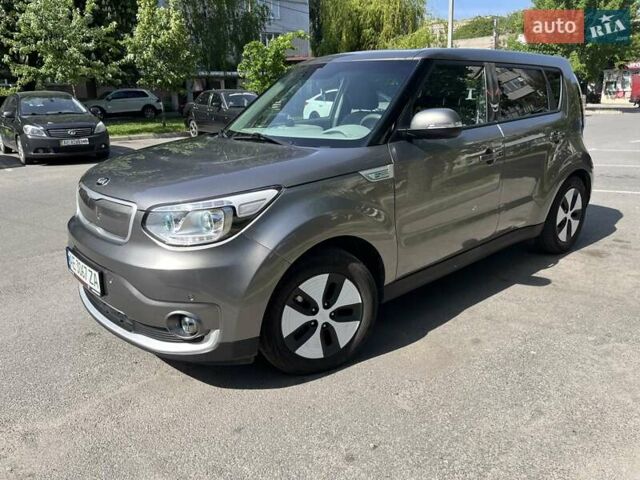 Серый Киа Soul, объемом двигателя 0 л и пробегом 35 тыс. км за 9500 $, фото 2 на Automoto.ua