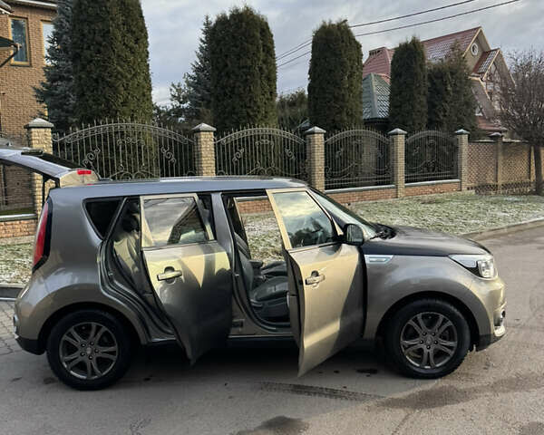 Серый Киа Soul, объемом двигателя 0 л и пробегом 119 тыс. км за 5750 $, фото 40 на Automoto.ua