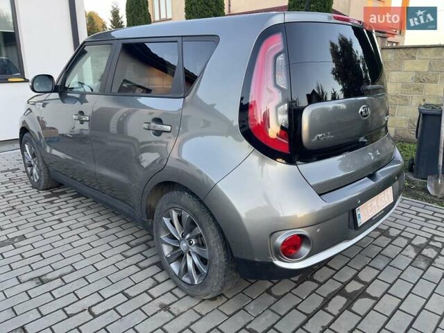 Сірий Кіа Soul, об'ємом двигуна 0 л та пробігом 100 тис. км за 6200 $, фото 4 на Automoto.ua