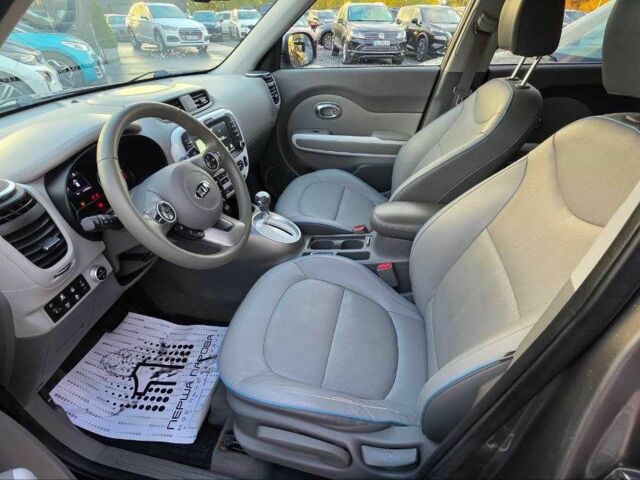 Серый Киа Soul, объемом двигателя 0 л и пробегом 114 тыс. км за 5900 $, фото 9 на Automoto.ua