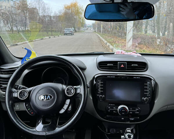 Сірий Кіа Soul, об'ємом двигуна 2 л та пробігом 114 тис. км за 10700 $, фото 7 на Automoto.ua