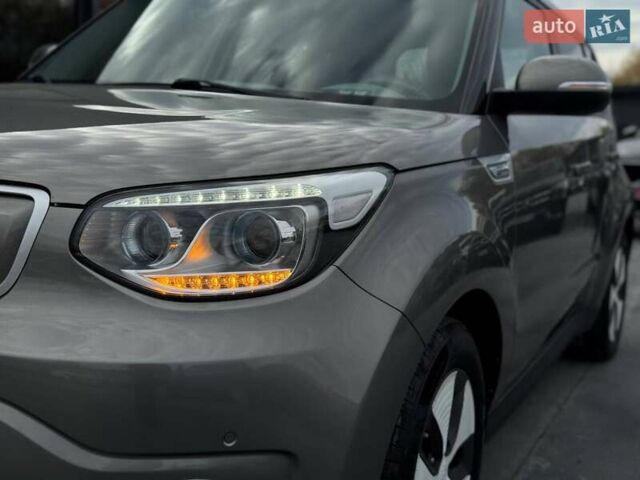 Серый Киа Soul, объемом двигателя 0 л и пробегом 123 тыс. км за 6950 $, фото 7 на Automoto.ua